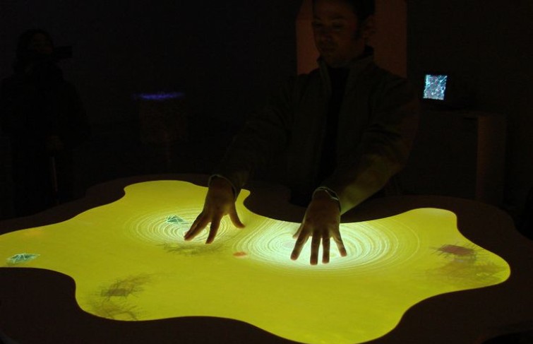 沉浸式投影感應互動